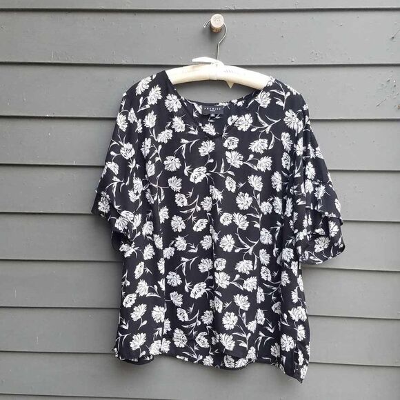 Premise Woman Black White Floral V Neck Blouse Bell Sleeves size 1X - Picture 10 of 11